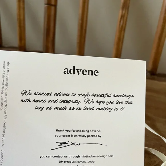 Advene Age Bag in yellow - like new with both straps. - Picture 5 of 7